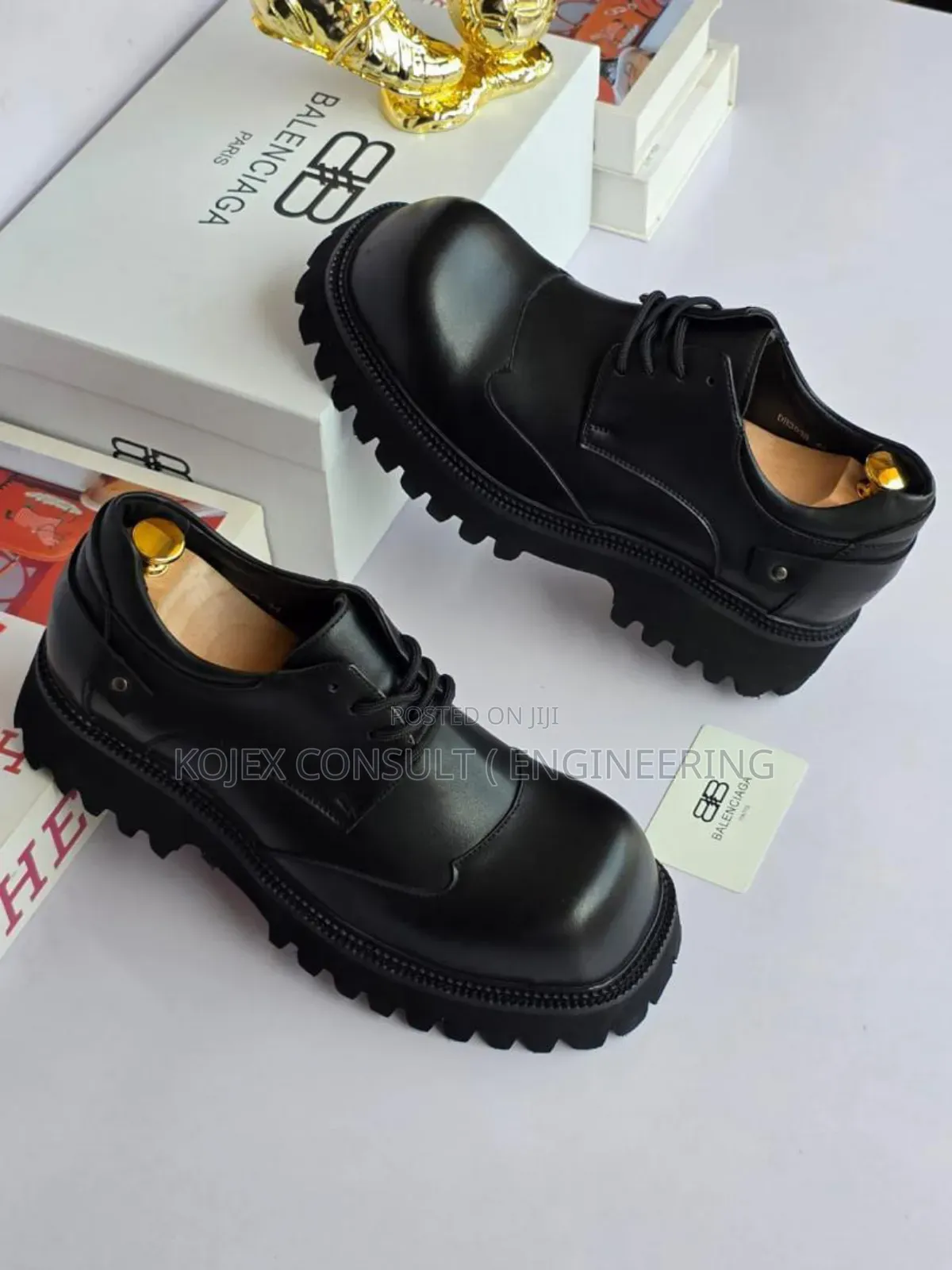 Balenciaga Stock Laced Shoe