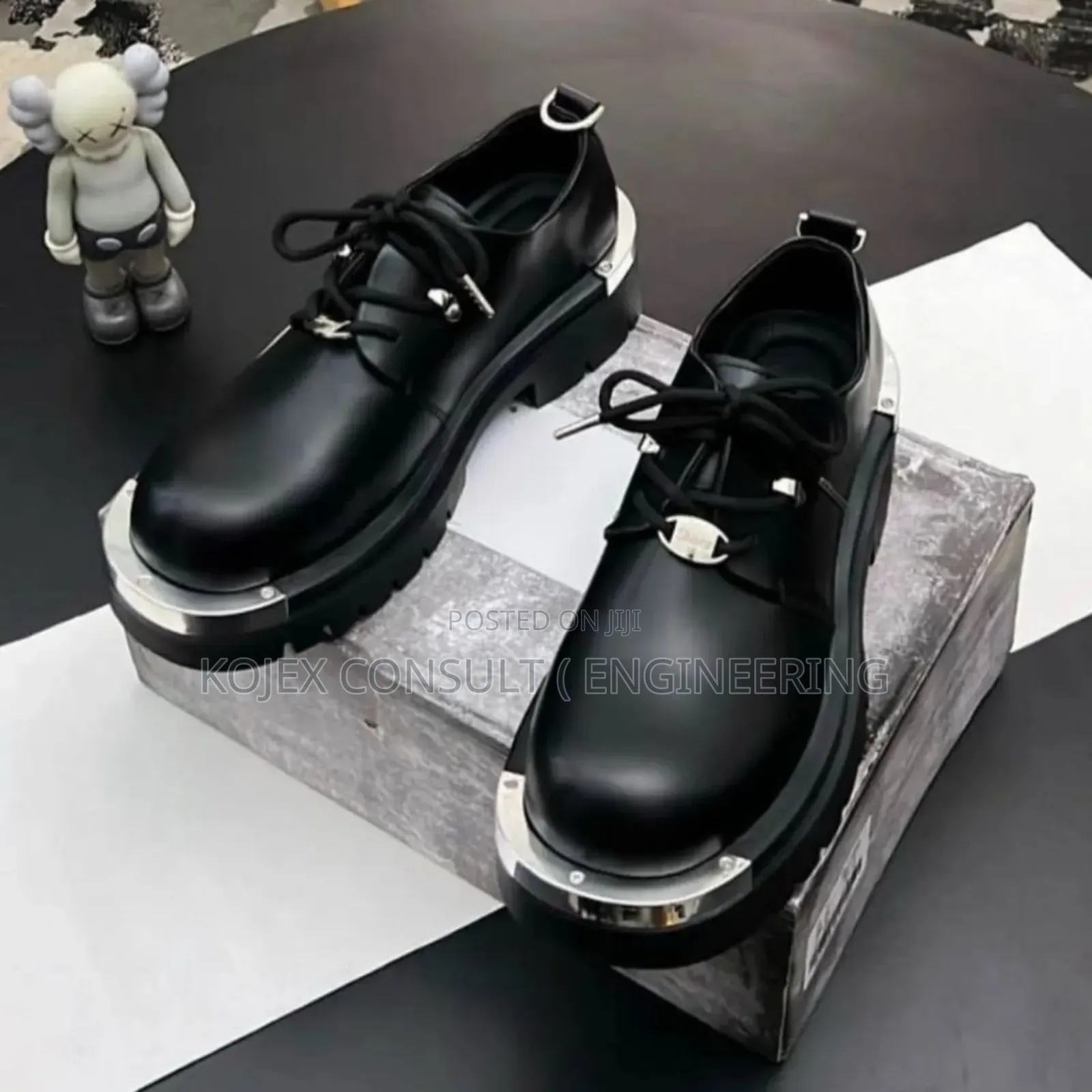 Balenciaga Stock Laced Shoe