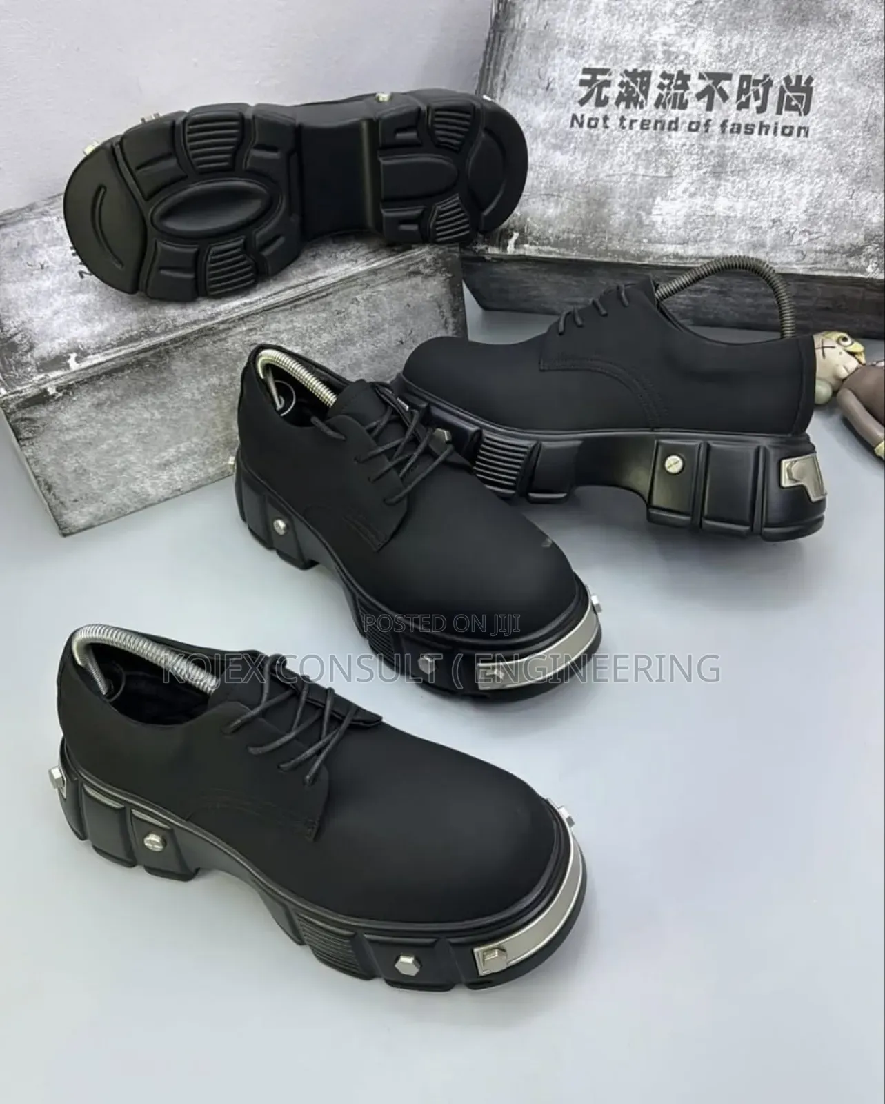 Balenciaga Stock Laced Shoe