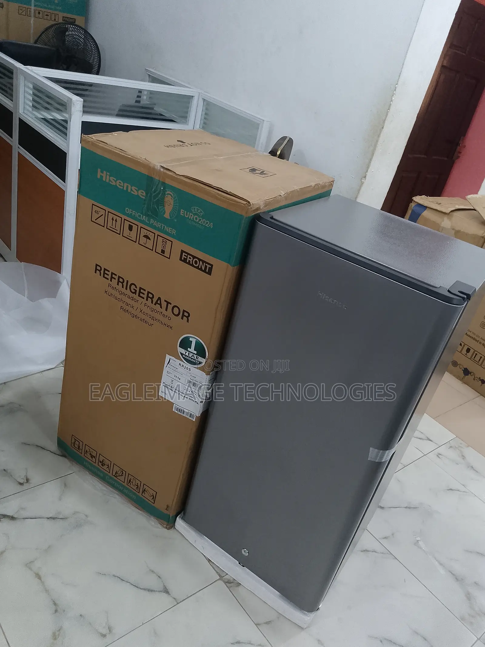 Hisense Fresh, Fast, and Efficient Ref Single Door Rs20s