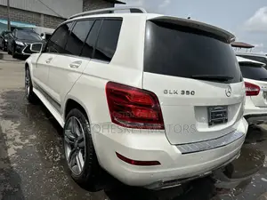 Mercedes-Benz GLK-Class Base GLK 350 4dr AWD 4MATIC (3.5L 6cyl 7A) 2015