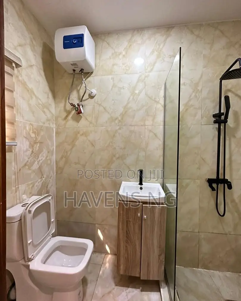 Luxury 2-Bedroom Maisonette Shortlet Apartment