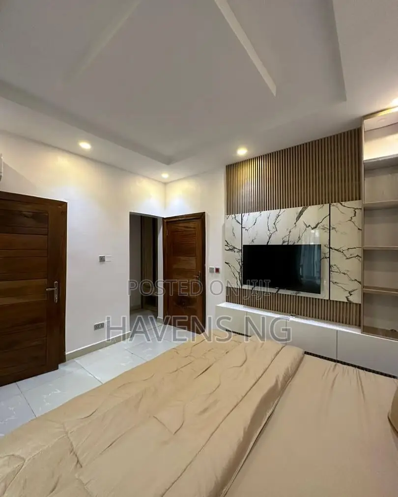 Luxury 2-Bedroom Maisonette Shortlet Apartment