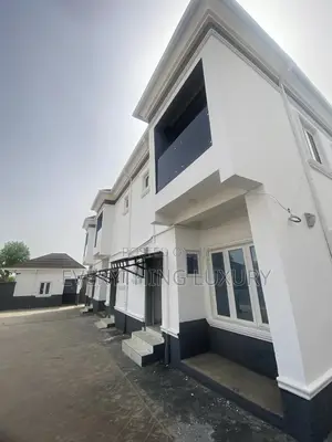 3bdrm Townhouse / Terrace in Ushafa for rent