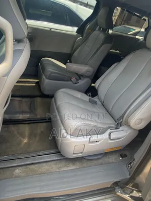 Toyota Sienna Limited AWD 7-Passenger 2013 Blue