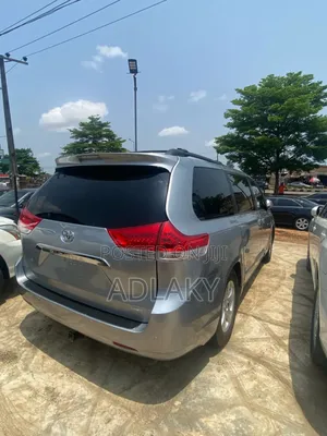 Toyota Sienna Limited AWD 7-Passenger 2013 Blue