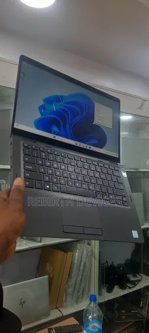 Laptop Dell Latitude 5300 8GB Intel Core I5 SSD 256GB