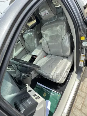 Toyota Venza V6 AWD 2011 Gray