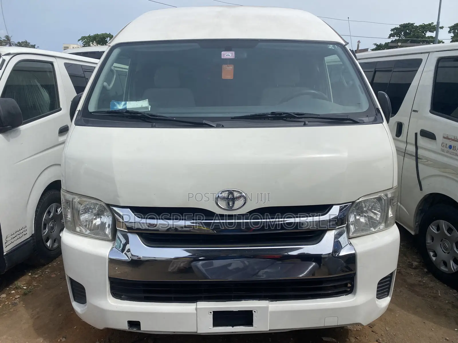 Toyota HiAce 2018 White