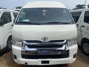 Toyota HiAce 2018 White