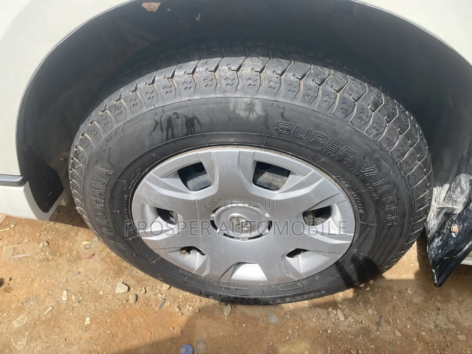 Toyota HiAce 2018 White