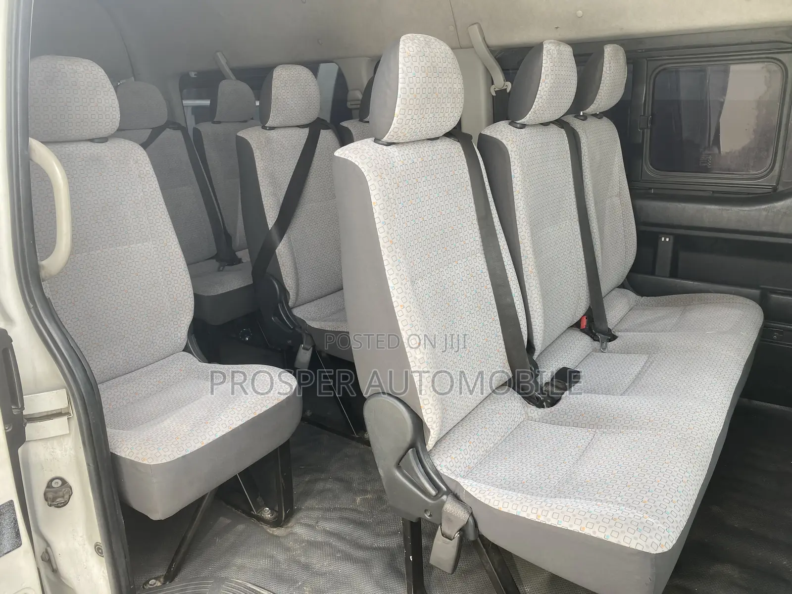 Toyota HiAce 2018 White
