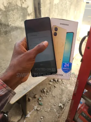 Samsung Galaxy A06 128 GB Gold