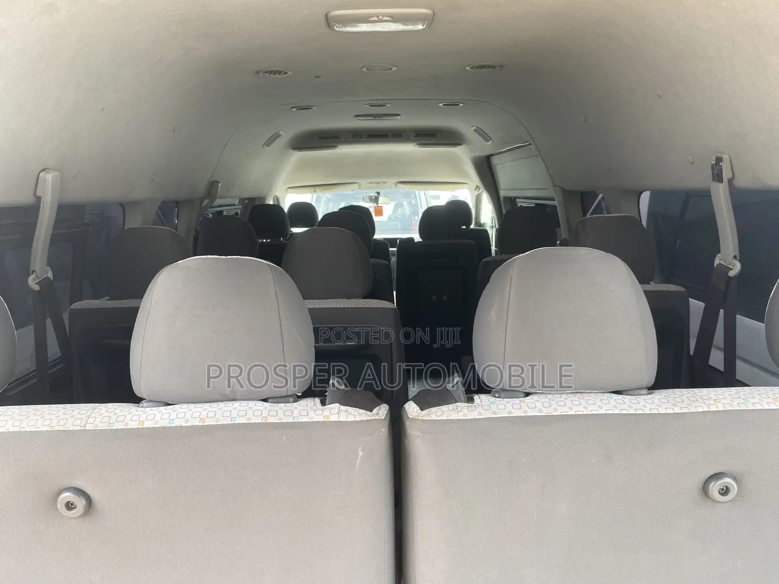 Toyota HiAce 2018 White