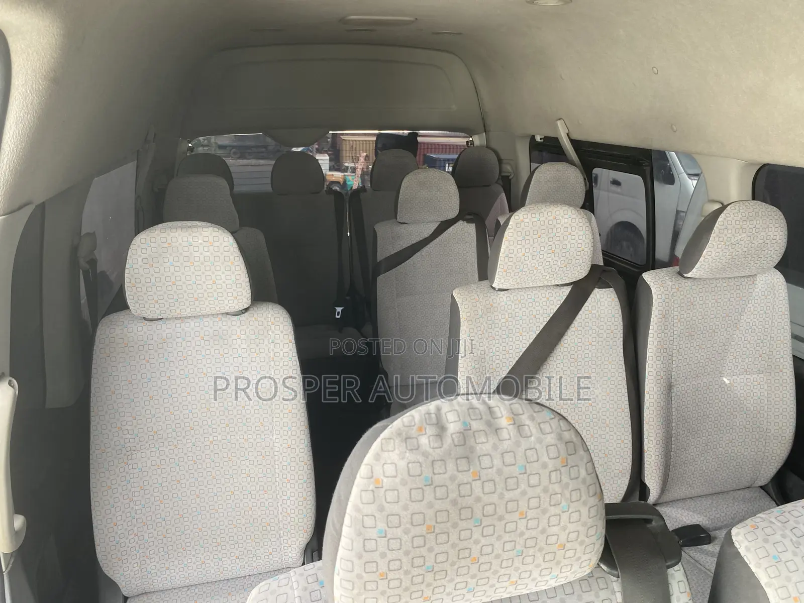 Toyota HiAce 2018 White