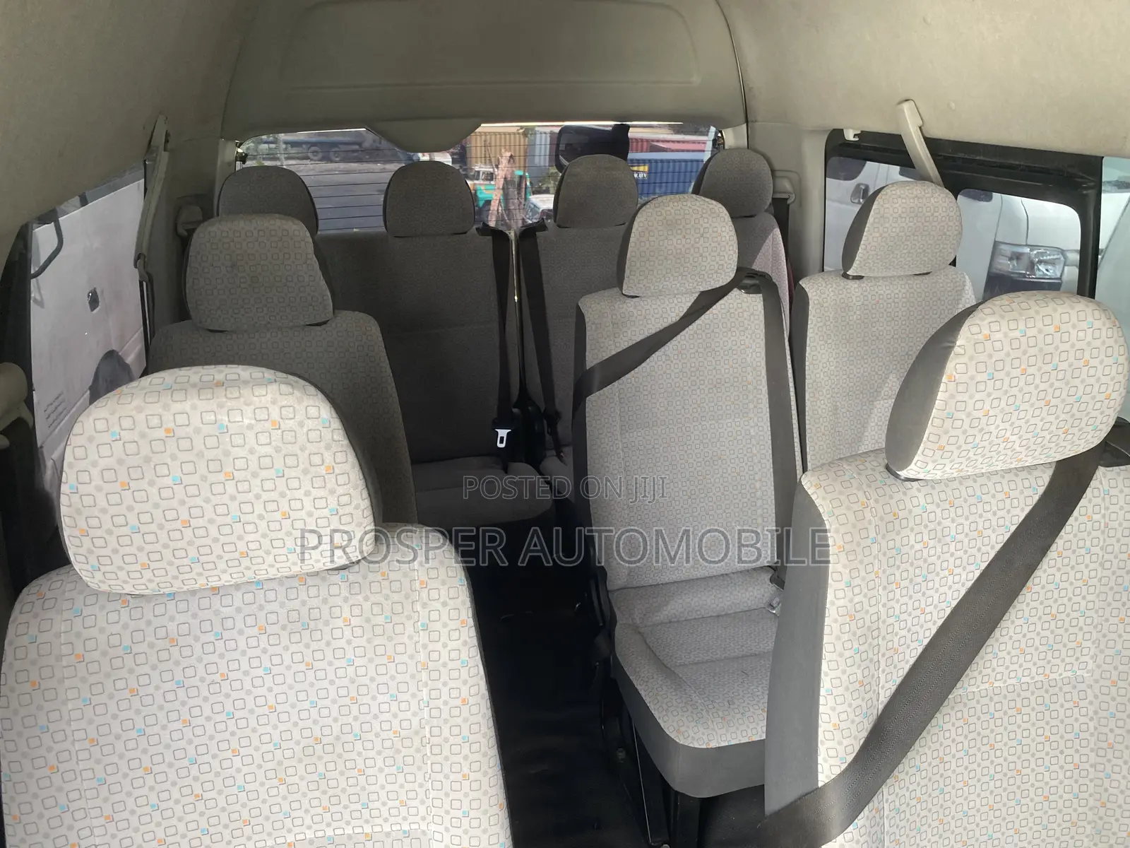 Toyota HiAce 2018 White