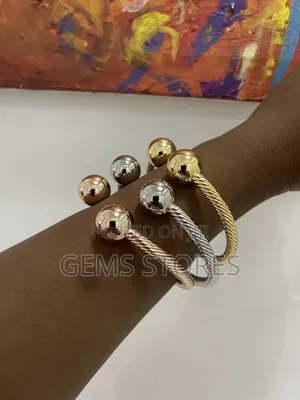 Photo - Elegant Ball Head Bangle Set