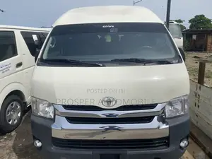 Toyota HiAce 2018 White