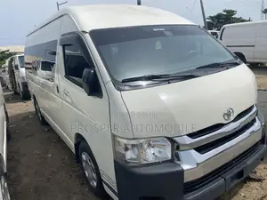 Toyota HiAce 2018 White