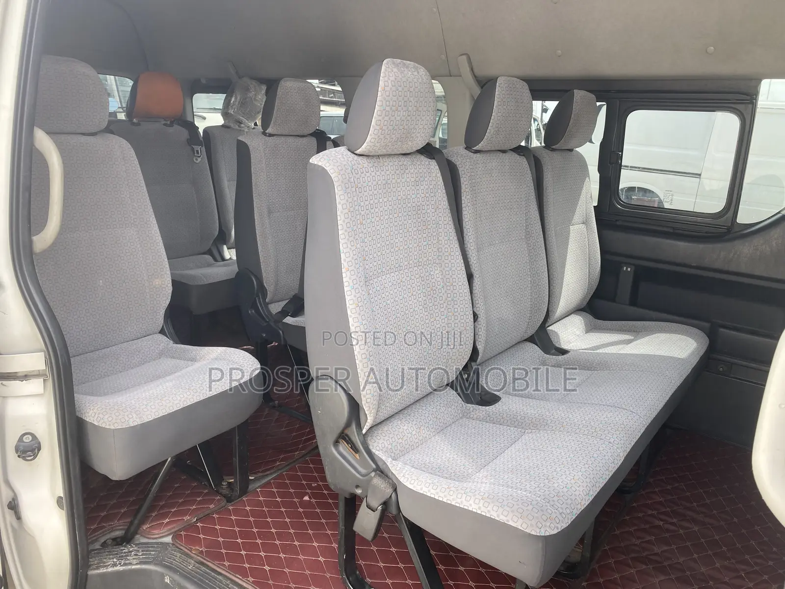 Toyota HiAce 2018 White