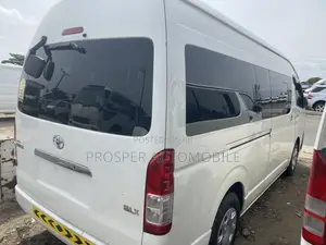 Toyota HiAce 2018 White