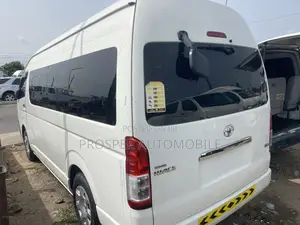 Toyota HiAce 2018 White