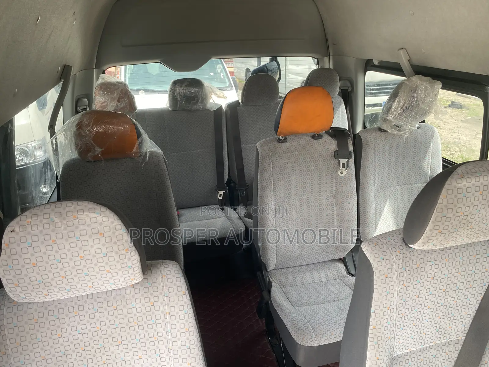 Toyota HiAce 2018 White