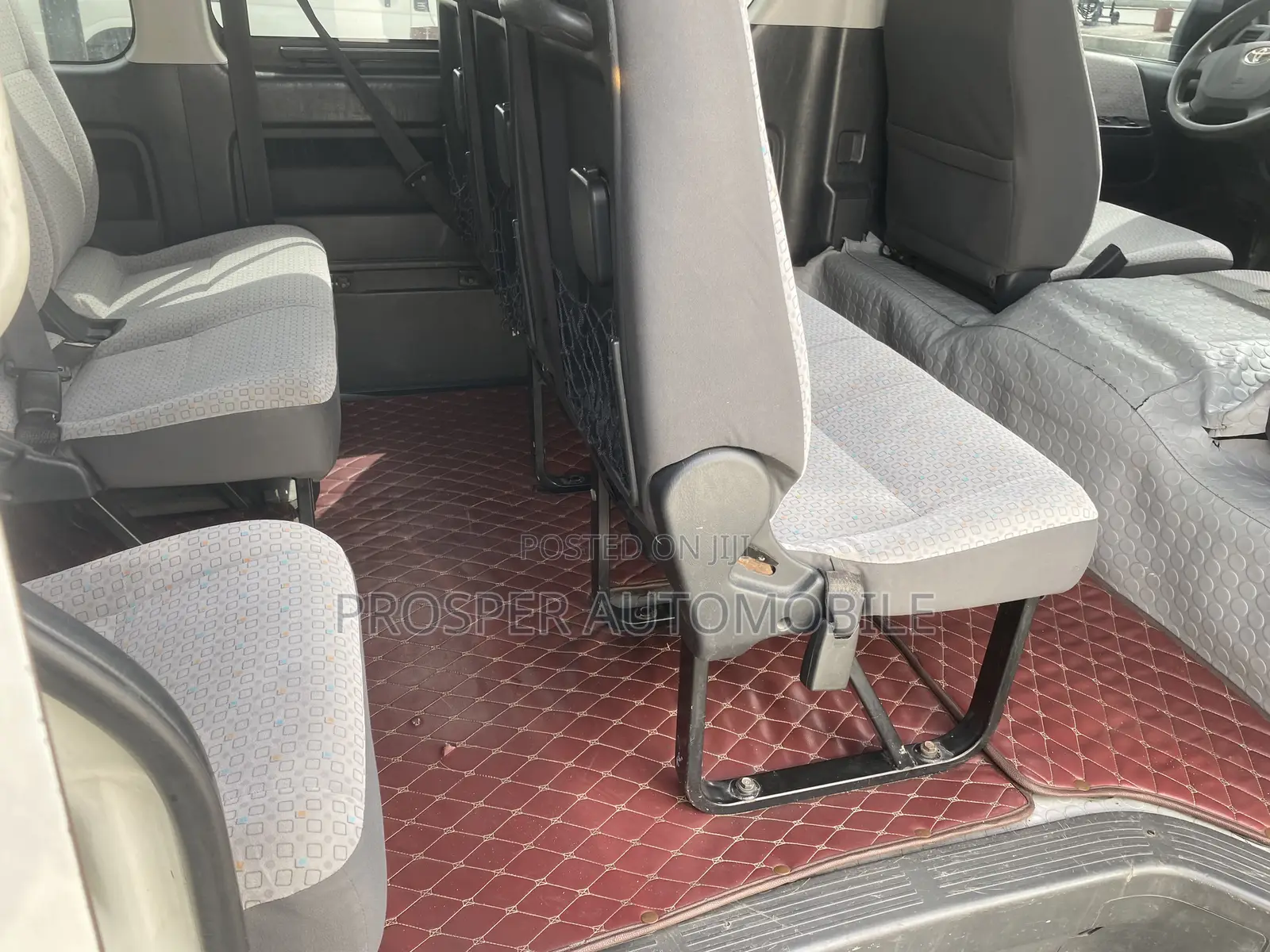 Toyota HiAce 2018 White