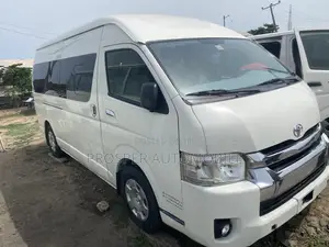 Toyota HiAce 2018 White