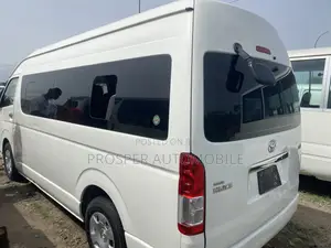 Toyota HiAce 2018 White