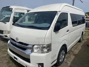 Toyota HiAce 2018 White