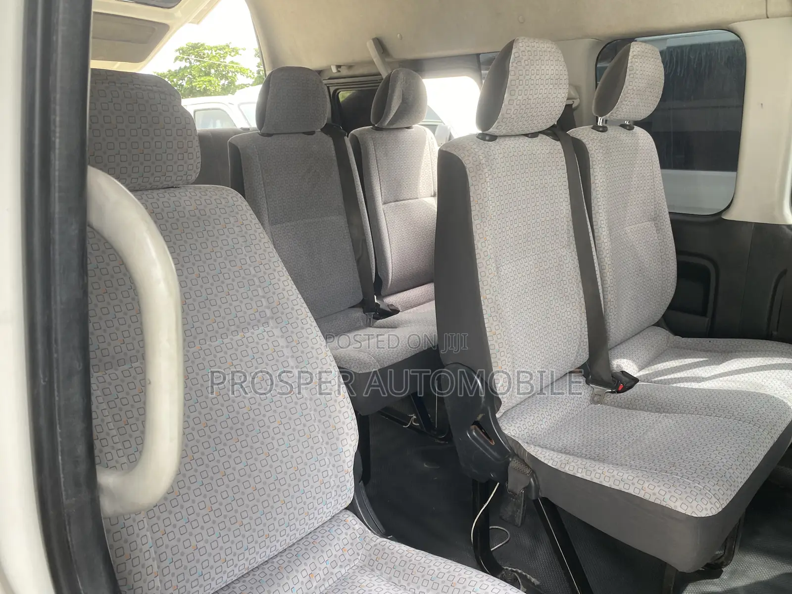 Toyota HiAce 2018 White