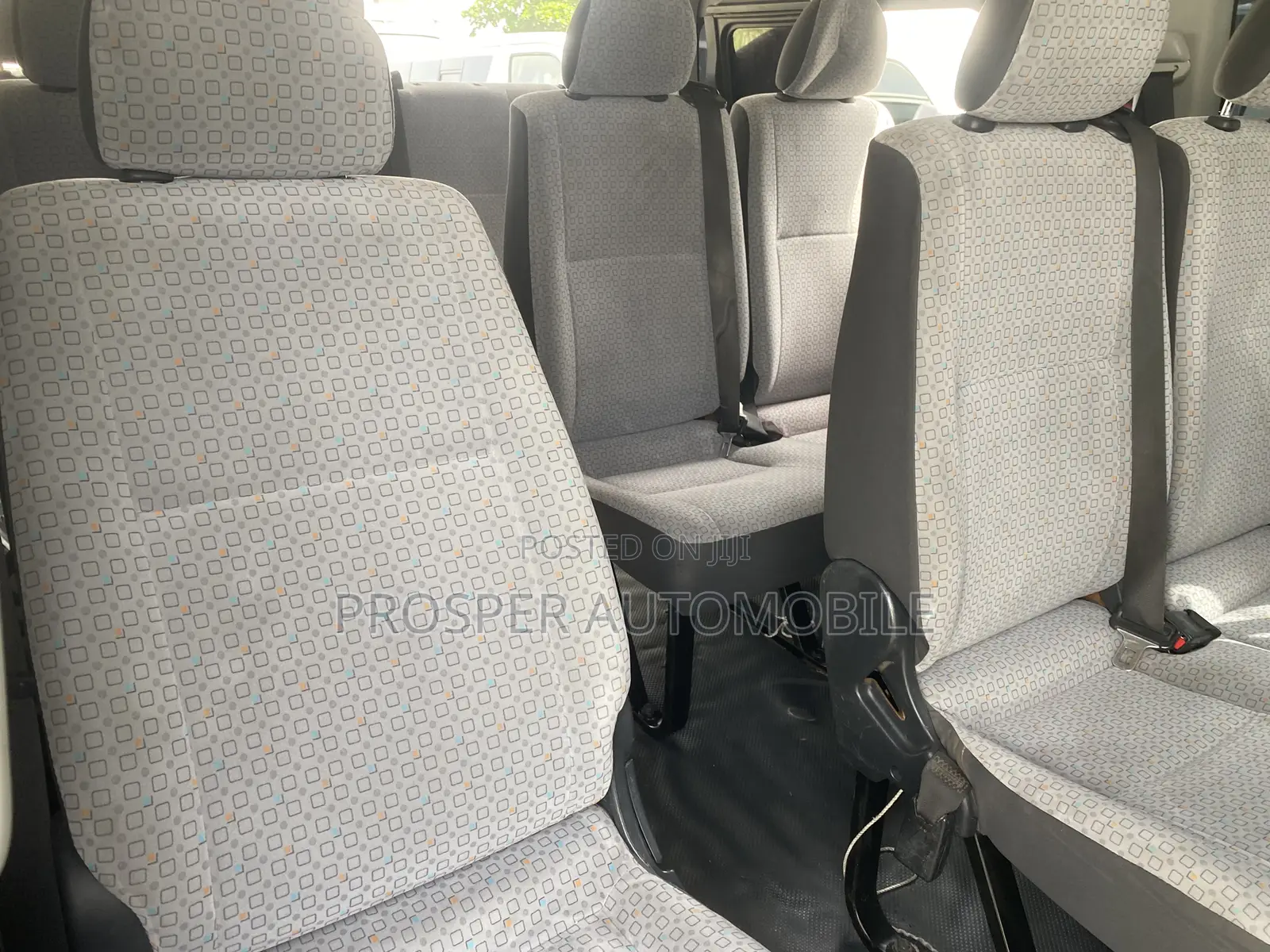 Toyota HiAce 2018 White