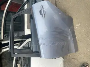 Toyota Matrix 03/05 Back Left (Body Spare Parts)