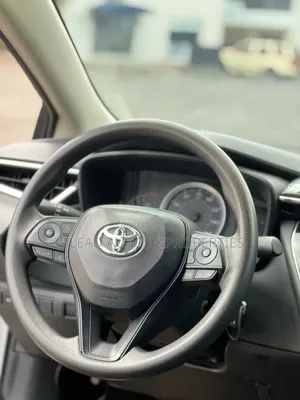 Toyota Corolla LE 2020 Silver