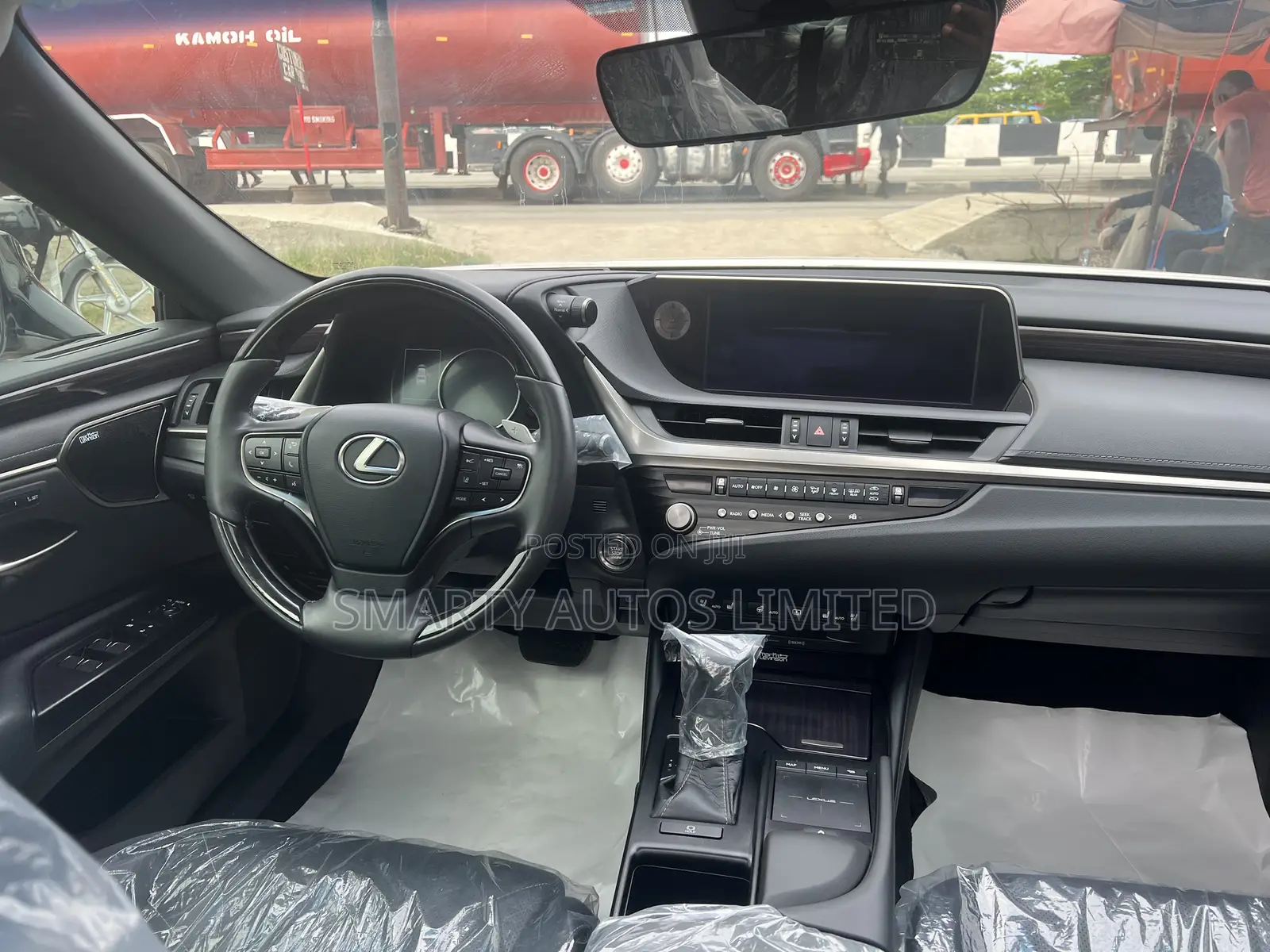 Lexus ES 2021 White