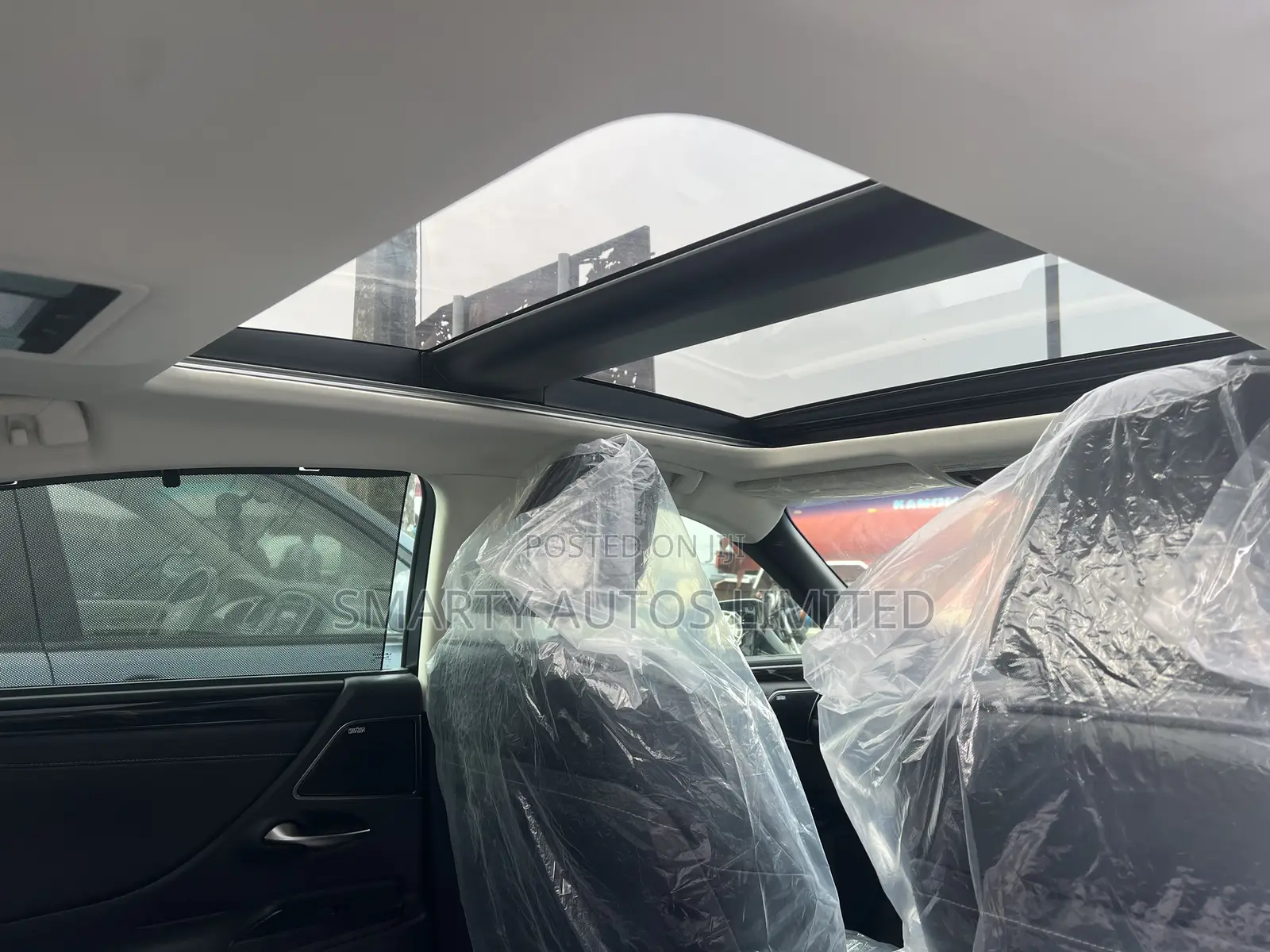 Lexus ES 2021 White