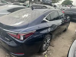 Lexus ES 2020 Blue