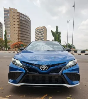 Toyota Camry XSE (2.5L 4cyl 8A) 2019 Blue