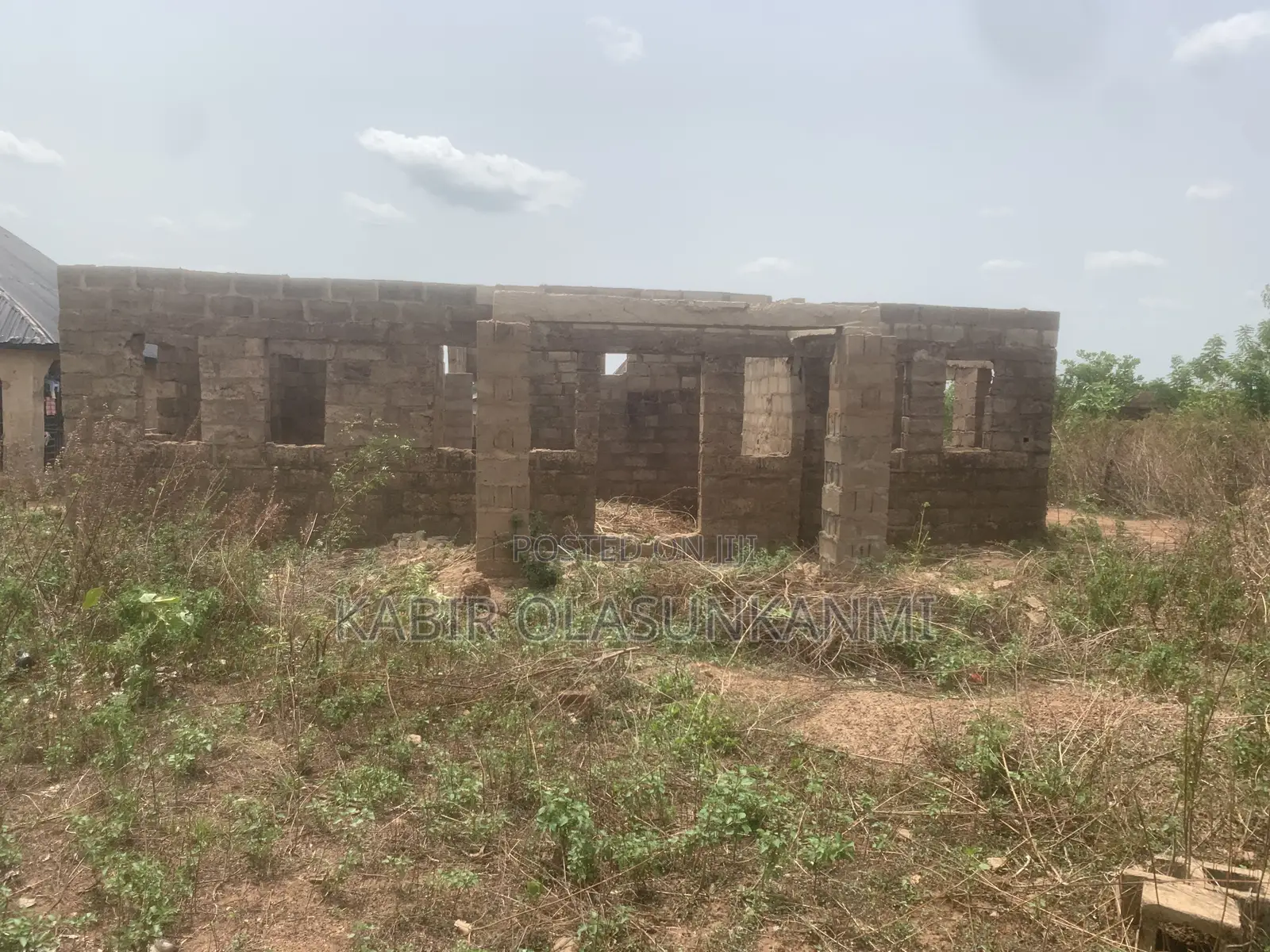 Uncompleted 3bedroom Flat