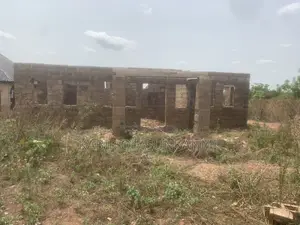 Uncompleted 3bedroom Flat