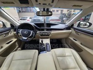 Lexus ES 350 FWD 2014 Red