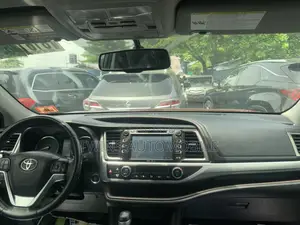 Toyota Highlander XLE 4dr SUV AWD (3.5L 6cyl 6A) 2015 Burgundy