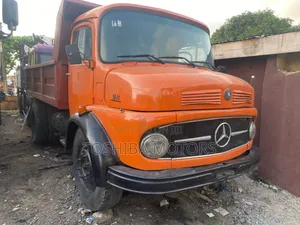 Mercedes Benz Tipper 911