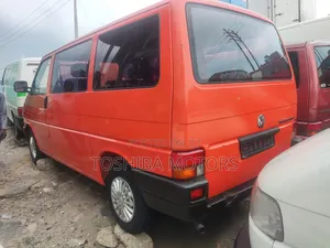 Volkswagen Transporter 2005 Orange