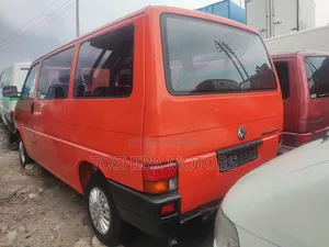 Volkswagen Transporter 2005 Orange
