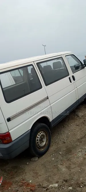 Volkswagen Transporter 2002 White