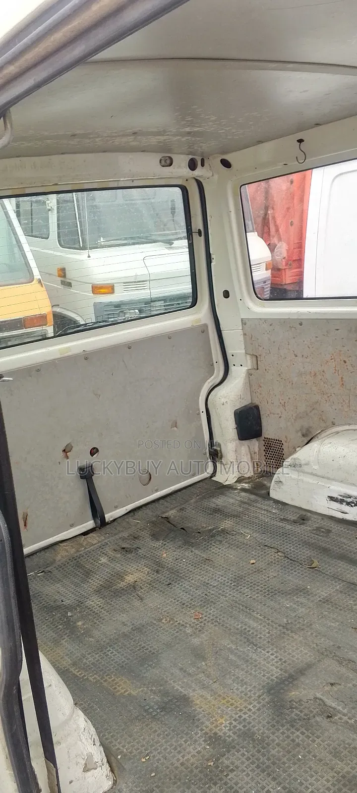 Volkswagen Transporter 2002 White