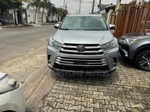 Toyota Highlander 2018 Silver