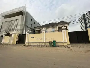 16bdrm Townhouse/Terrace in Adeola Odeku for sale
